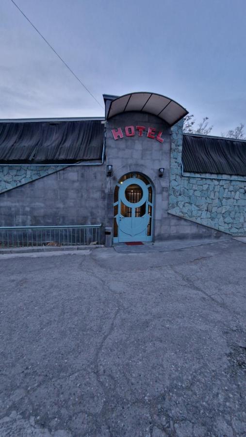 Hotel Polo Erivan Exterior foto